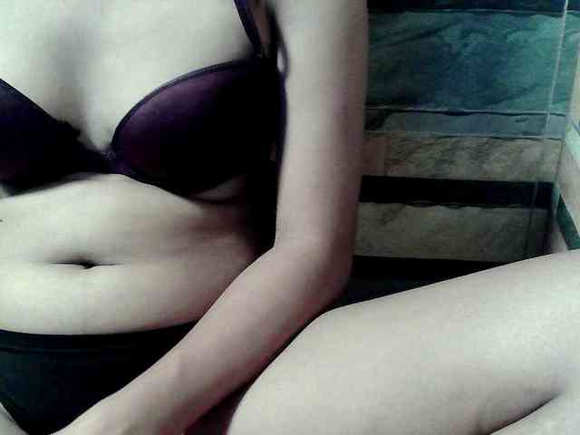 HornyNica webcam