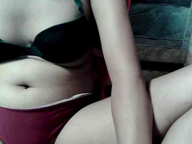 HornyNica webcam