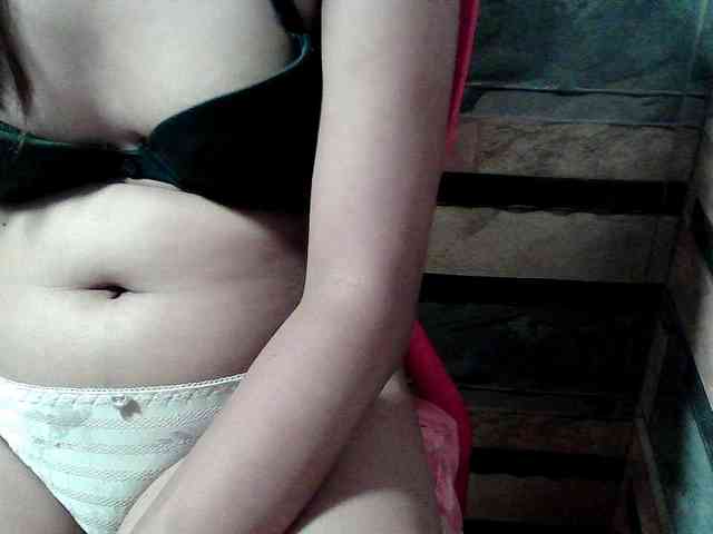 HornyNica webcam
