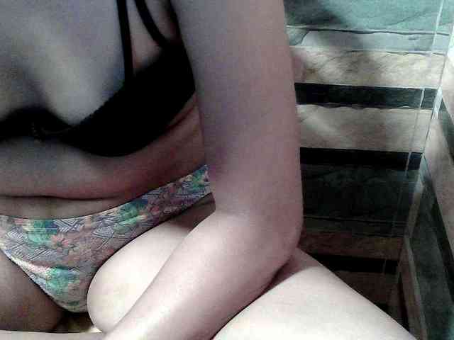 HornyNica webcam