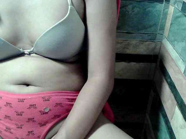 HornyNica webcam