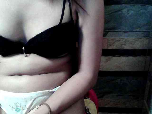 HornyNica webcam
