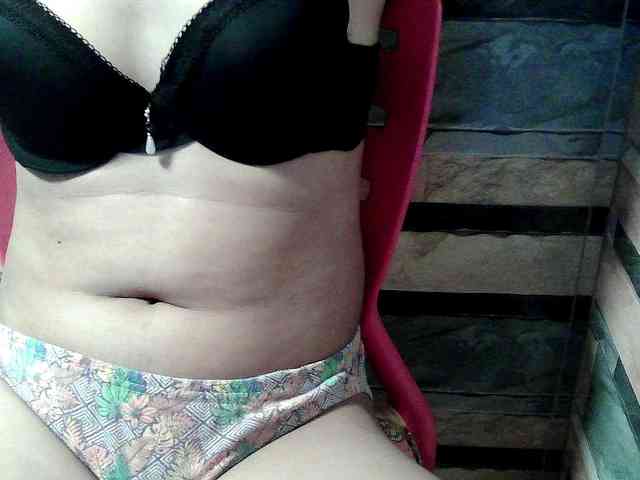HornyNica webcam