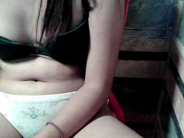 HornyNica webcam