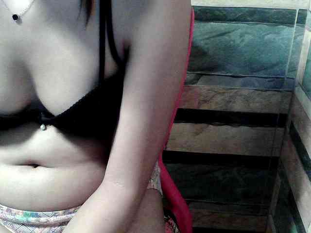 HornyNica webcam