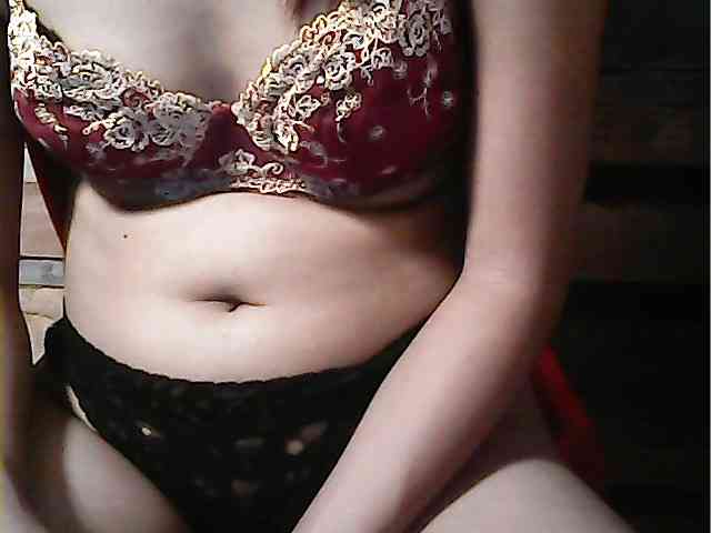 HornyNica webcam