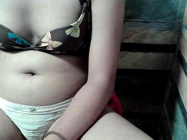 HornyNica webcam