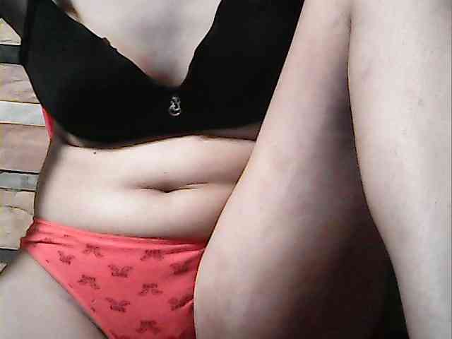HornyNica webcam