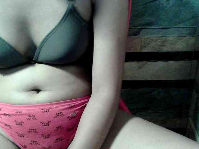 HornyNica webcam