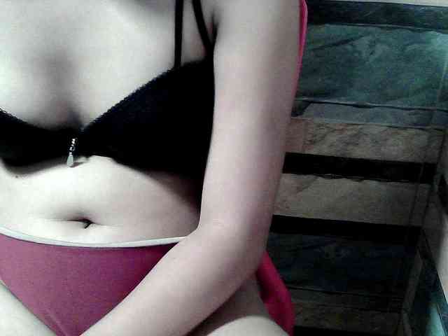 HornyNica webcam