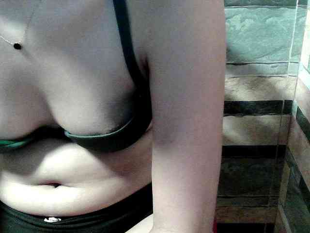 HornyNica webcam