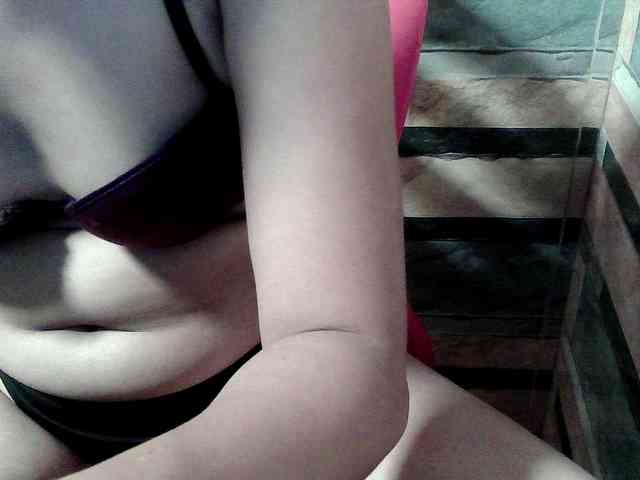 HornyNica webcam