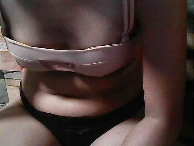 flowerhairypinay Live Webcam on BongaCams