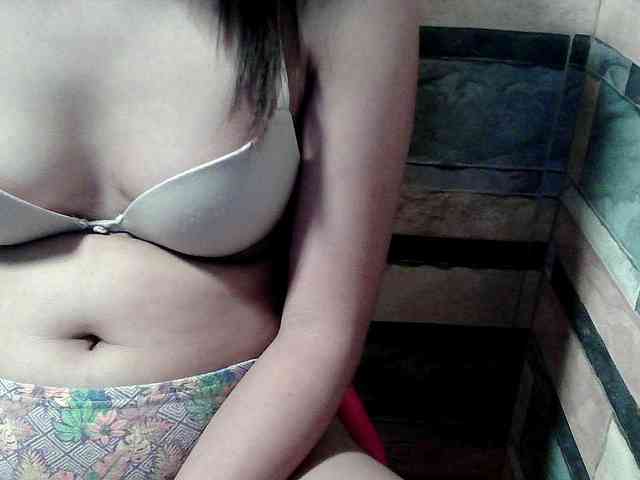 HornyNica webcam