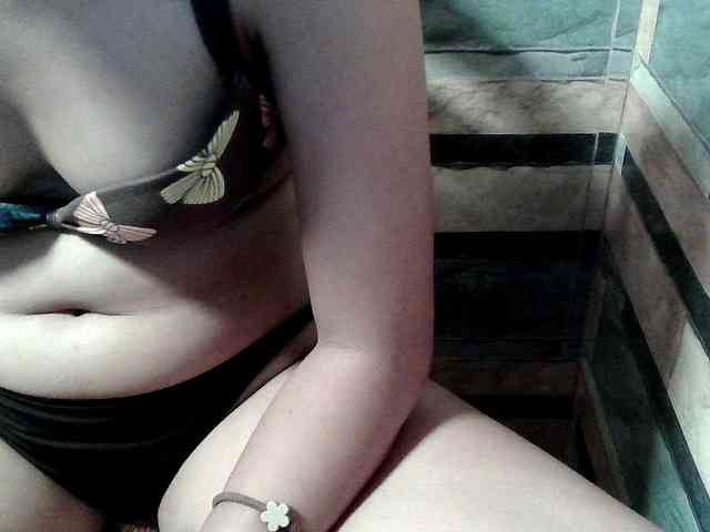 HornyNica webcam