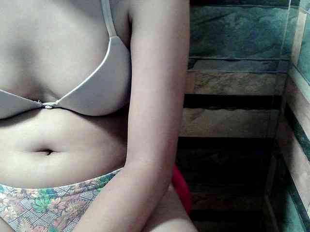 HornyNica webcam