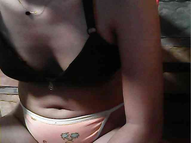 HornyNica webcam