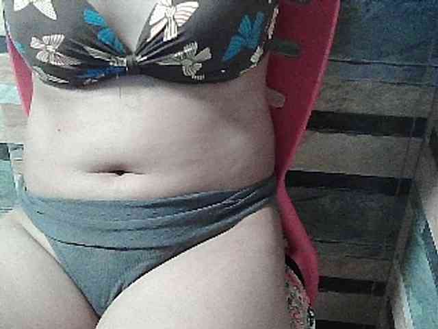 HornyNica webcam