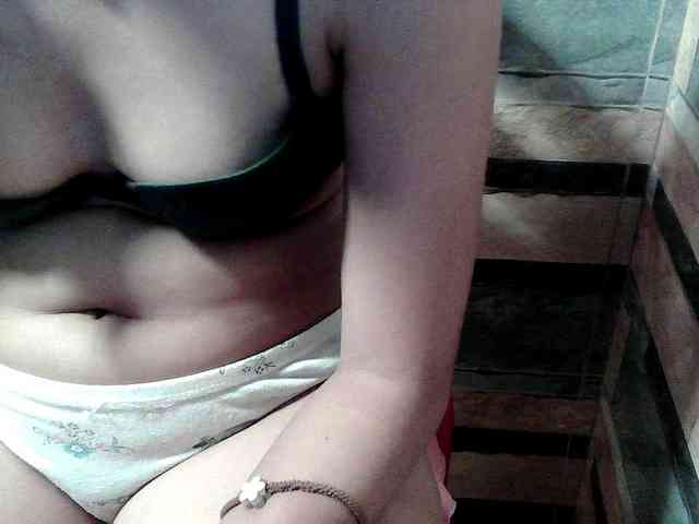 HornyNica webcam