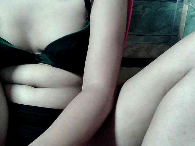 HornyNica webcam