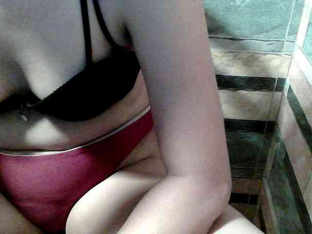 HornyNica webcam