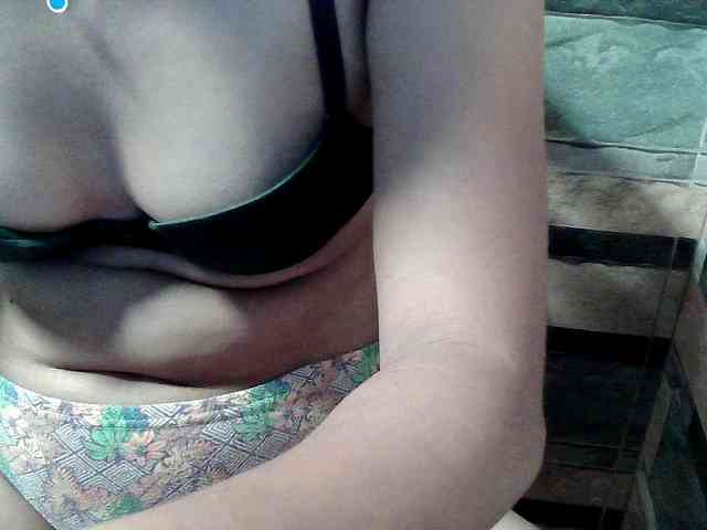 HornyNica webcam