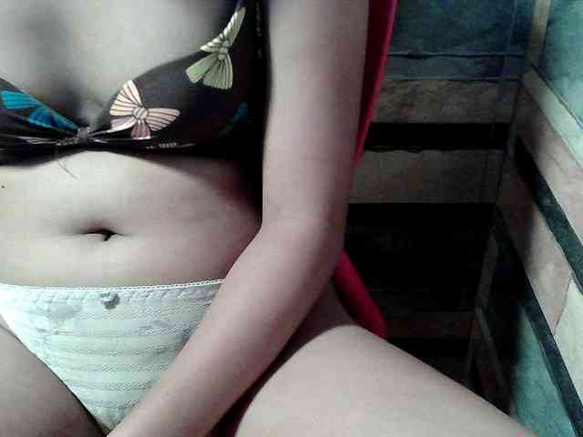 HornyNica webcam