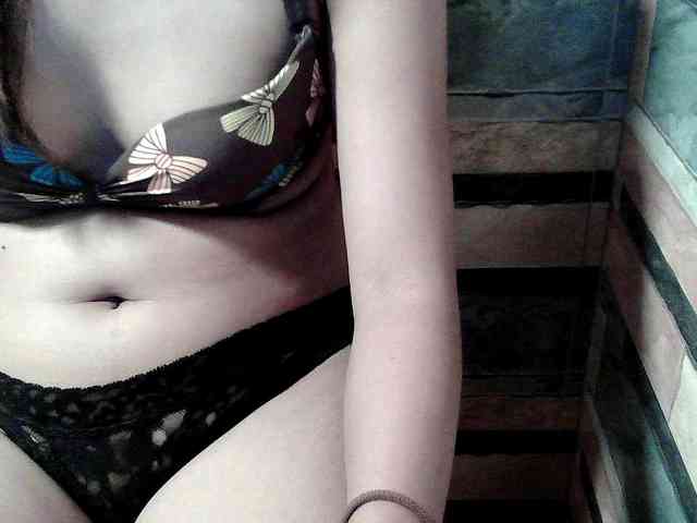 HornyNica webcam