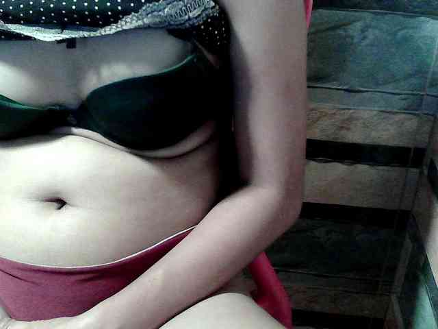 HornyNica webcam
