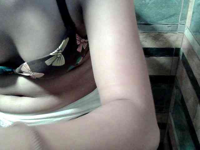 HornyNica webcam