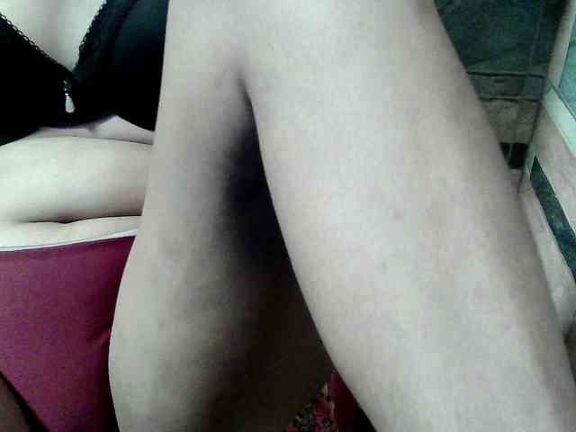HornyNica webcam