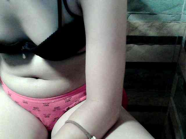 HornyNica webcam