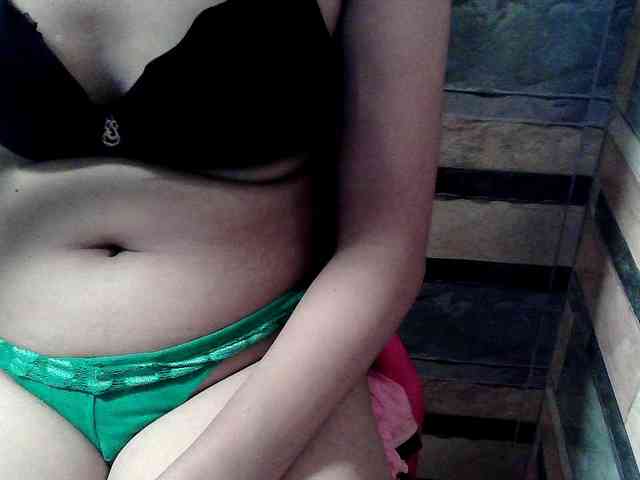 HornyNica webcam