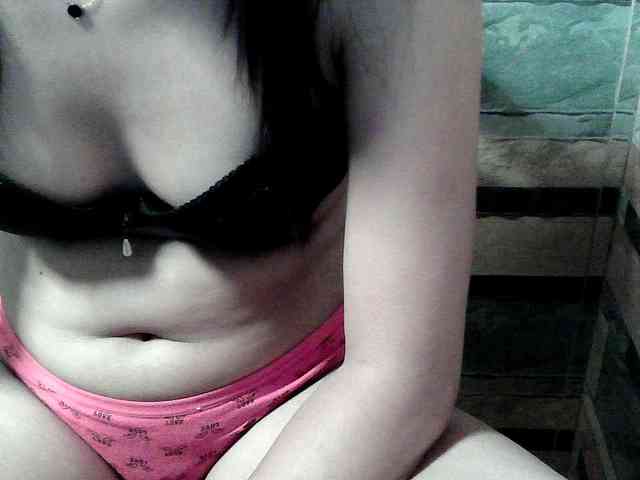 HornyNica webcam
