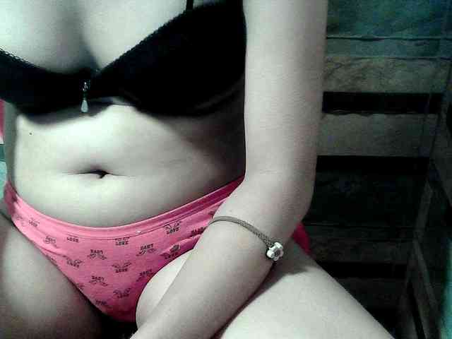 HornyNica webcam