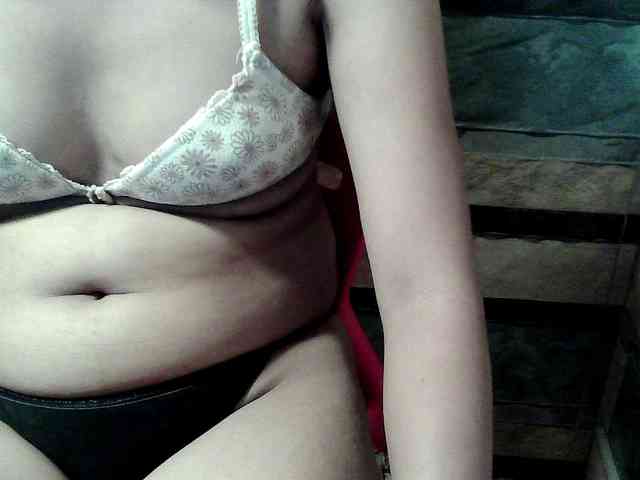 HornyNica webcam