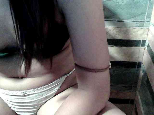 HornyNica webcam