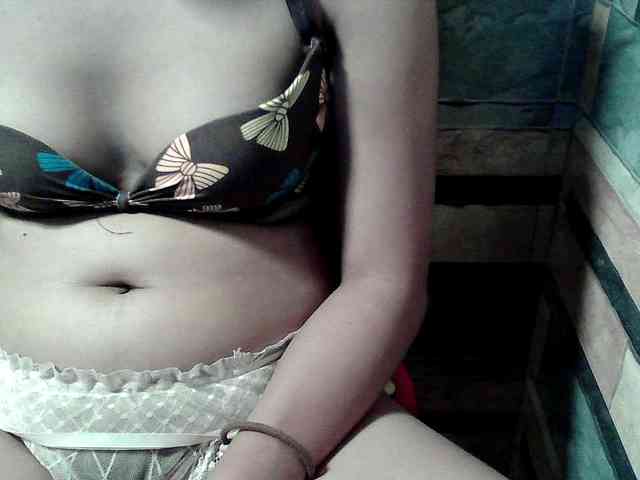 HornyNica webcam