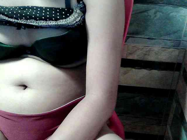 HornyNica webcam