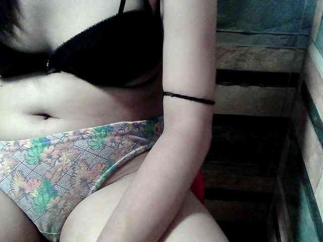 HornyNica webcam