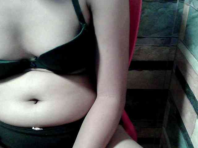 HornyNica webcam