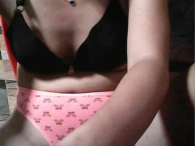 HornyNica webcam