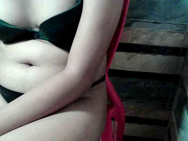 HornyNica webcam