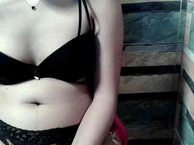 HornyNica webcam