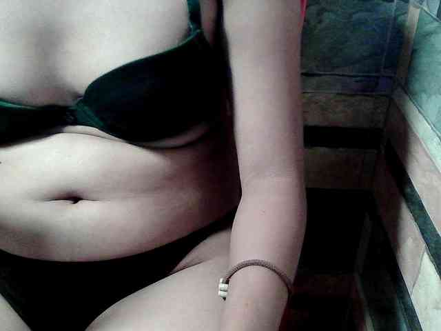 HornyNica webcam