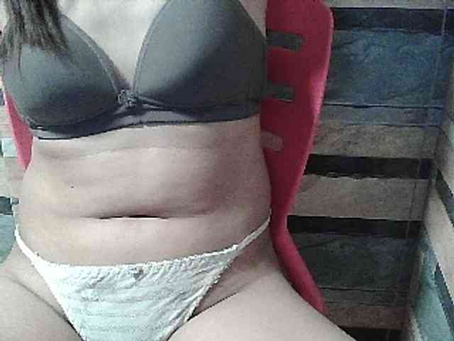 HornyNica webcam