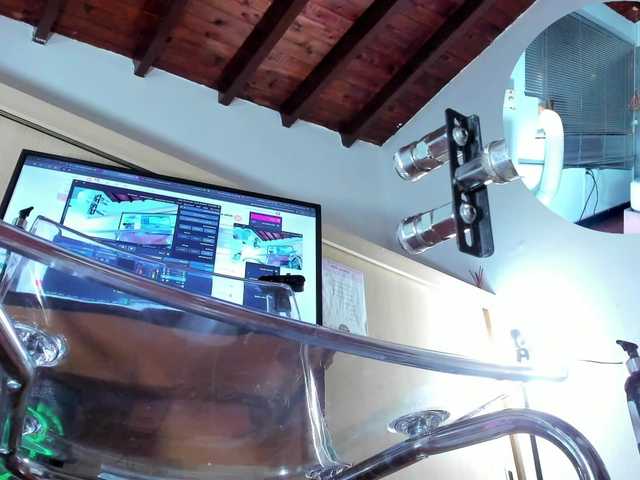 Nahomidi-bello's BongaCams show and profile