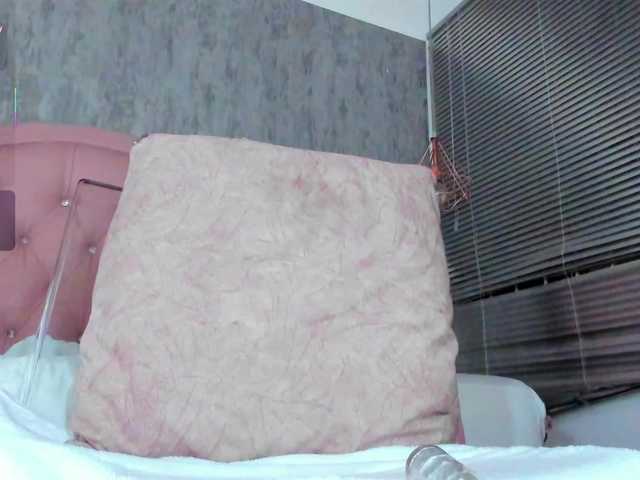 Nahomidi-bello's BongaCams show and profile