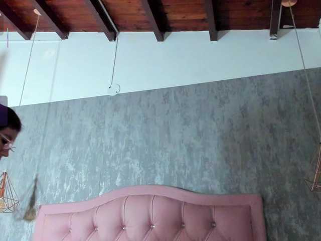 Nahomidi-bello's BongaCams show and profile