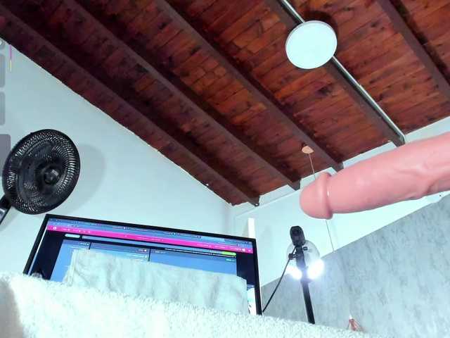 Nahomidi-bello's BongaCams show and profile